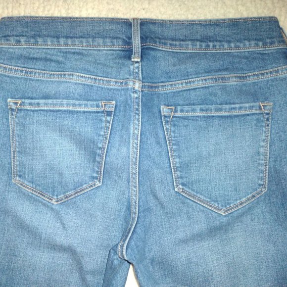 Old Navy Original, High Rise, ladies' Blue Denim Jeans, Tall, 28" Waist - Picture 8 of 11